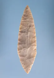 Lame solutréenne « feuille de laurier », trouvée à Volgu, 20000-15000 av. J.-C.